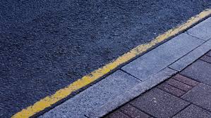 single yellow line and double yellow lines