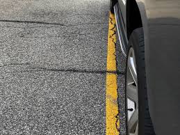 single yellow line side of road