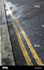 yellow line side of road