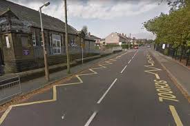 yellow zig zag road markings