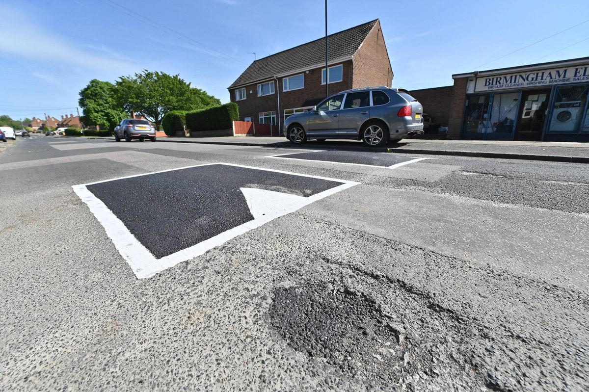 road humps markings